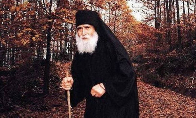 Άγιος Παΐσιος: «Κύμα» πιστών στην αγρυπνία για τα 30 χρόνια από την κοίμησή του