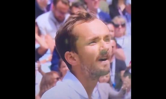 Wimbledon: Ο Μεντβέντεφ είπε «άντε γ…» στη διαιτήτρια Εύα Ασδεράκη – Στον τελικό ο Αλκαράθ