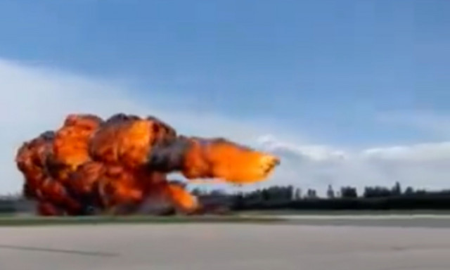 Πολωνία: Συντριβή μαχητικού αεροσκάφους, νεκρός ο πιλότος - Δείτε το βίντεο