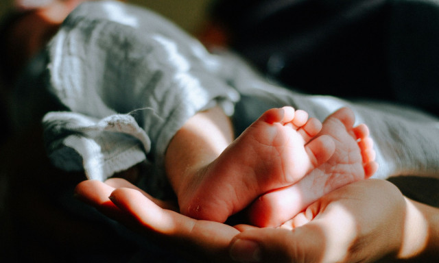 Βρετανία: Σώμα νεογέννητου κοριτσιού βρέθηκε σε κάδο απορριμμάτων