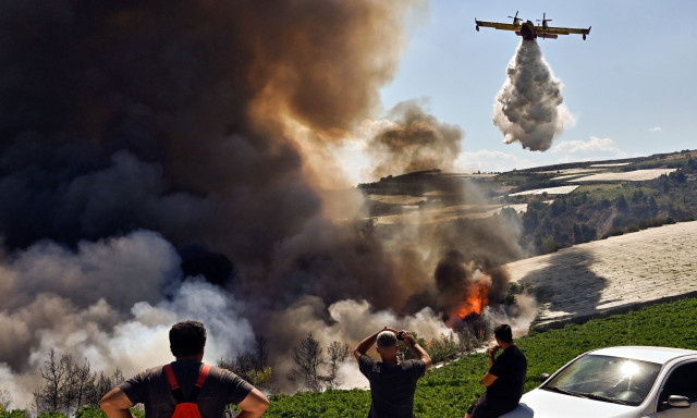 Φωτιά στο Κούτσι Νεμέας: Μάχη με τις φλόγες για τρίτο 24ωρο - Σε απόγνωση κάτοικοι και αγρότες