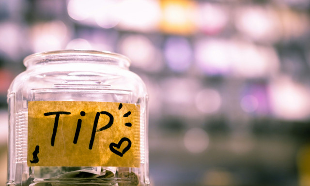 Γαλαντόμος Αμερικανός τουρίστας φιλοδώρησε με 455 ευρώ εργαζόμενη στην Μύκονο