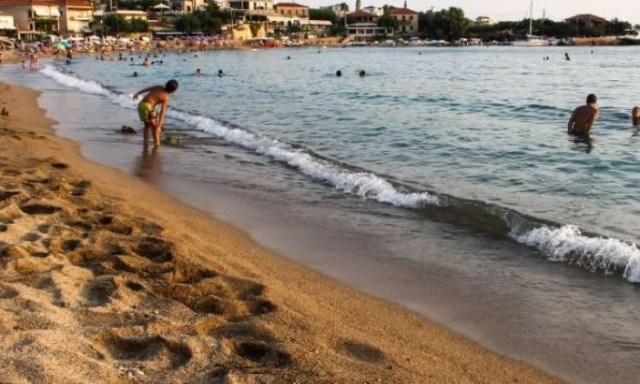 Γνωστή παραλία στην Ελλάδα μετατοπίστηκε κατά 18 μέτρα - Ποιος είναι ο λόγος