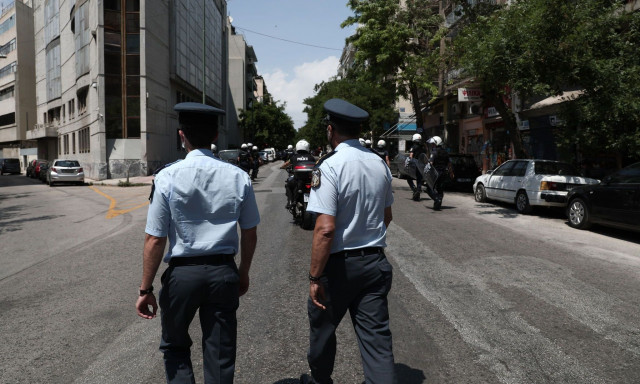 Πυροβολισμοί στην πλατεία Βικτωρίας: Πεθερός άνοιξε πυρ κατά του γαμπρού του