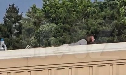 Απόπειρα δολοφονίας Τραμπ: Βίντεο ντοκουμέντο από τη στιγμή που ο δράστης ανοίγει πυρ