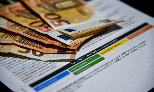 Τιμολόγια ρεύματος: Στο «τραπέζι» και η επιστροφή της έκτακτης επιδότησης των νοικοκυριών