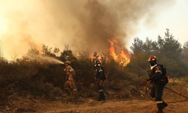 Θεσσαλονίκη: Μεγάλη φωτιά κοντά στο Λιβάδι