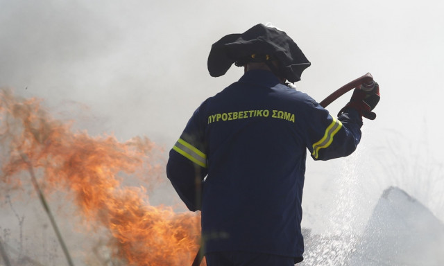Φωτιά στην Τζια: Στη μάχη και εναέρια μέσα - Ήχησε το 112 στη Λυγιά