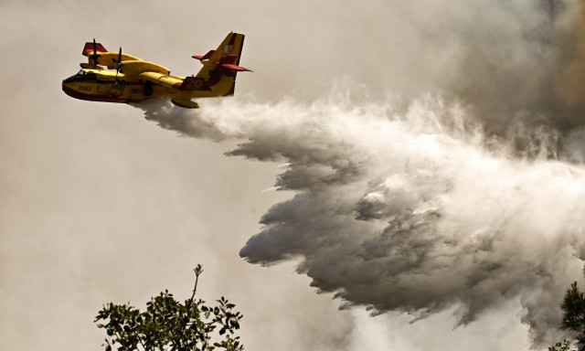 Φωτιά στο Σουφλί: Εννιά εναέρια μέσα επιχειρούν για την κατάσβεση
