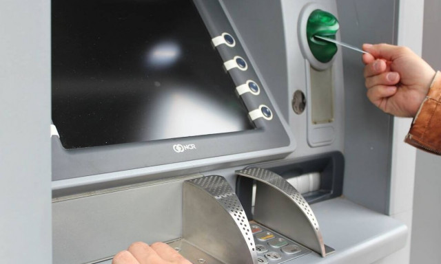 Έτοιμες οι τράπεζες για μειώσεις στις προμήθειες και δωρεάν συναλλαγές – Έκανε την αρχή η Eurobank