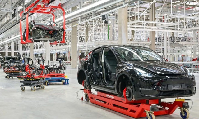 65.000 κούπες έχουν κάνει φτερά από το Gigafactory της Tesla