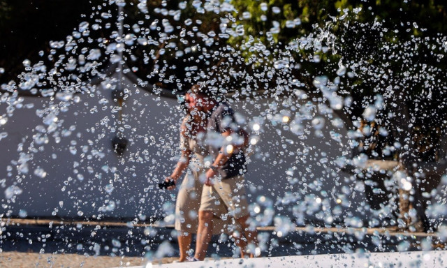 Καιρός - Κολυδάς: «Τυχεροί είμαστε» - Πού θα φτάσει αύριο ο υδράργυρος τους 42 βαθμούς