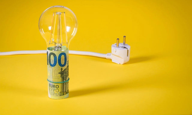 Ρεύμα: Τι θα πληρώσουν τα νοικοκυριά για λογαριασμούς τον Νοέμβριο