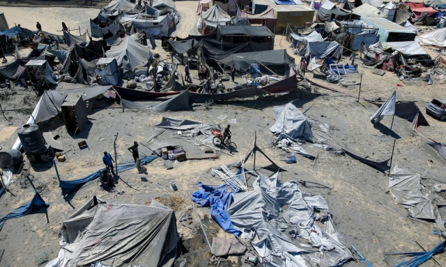 Τα σκουπίδια που συσσωρεύονται στη Γάζα επιδεινώνουν τα δεινά του πολέμου