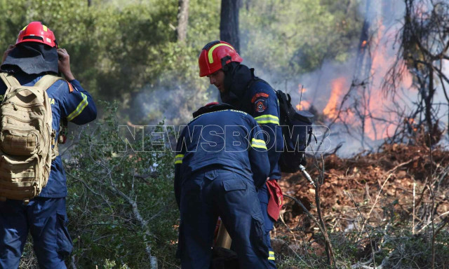 Δήμαρχος Κορινθίας στο Newsbomb.gr: «Η φωτιά έχει ξεφύγει, κατευθύνεται προς Επίδαυρο»
