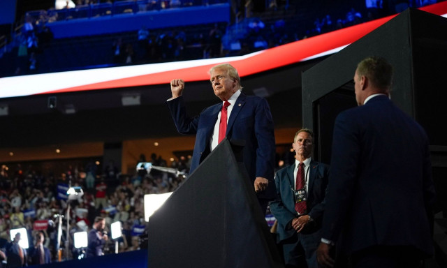 Εκλογές ΗΠΑ: Προβάδισμα Τραμπ στην πρώτη δημοσκόπηση μετά την απόπειρα δολοφονίας