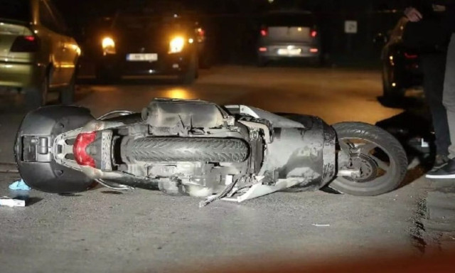 Λάρισα: Στο νοσοκομείο μετά από τροχαίο πατέρας και ο ανήλικος γιoς του