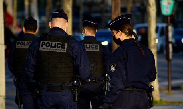 Παρίσι: Επίθεση με μαχαίρι κατά αστυνομικού