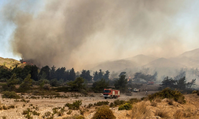 Φωτιά στο Κρόκιο – Μεγάλη κινητοποίηση της Πυροσβεστικής