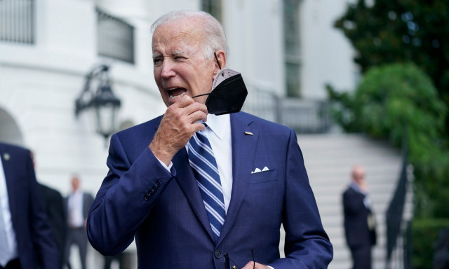 Ο Μπάιντεν με κορονοϊό, οι Δημοκρατικοί σε πανικό: Τα δύο τρίτα λένε ότι πρέπει να αποσυρθεί