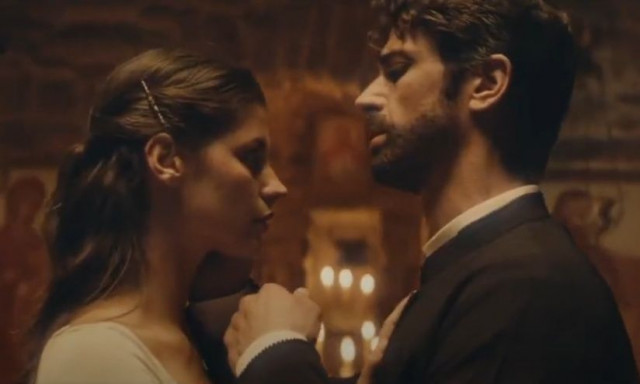 Άγιος Έρωτας: Ο «ιερέας» Δημήτρης Γκοτσόπουλος «αναστάτωσε» το Twitter