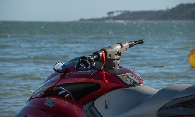 Καβάλα: Τζετ σκι πήρε φωτιά στη θαλάσσα της Τούζλας