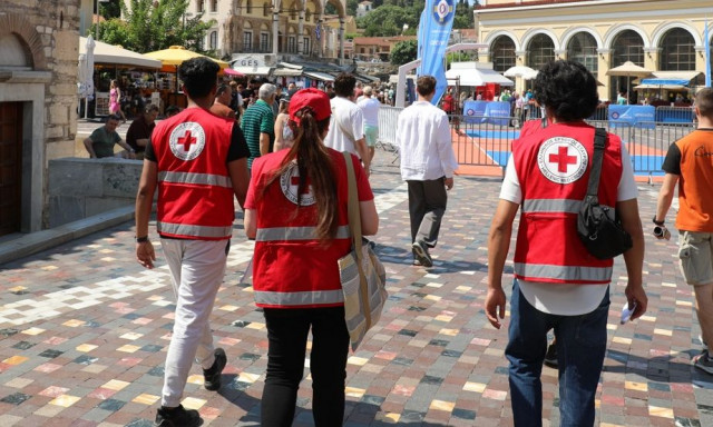 ΕΕΣ: Πραγματοποιεί έκτακτη δράση ενεργητικής προσέγγισης αστέγων στο κέντρο της Αθήνας λόγω καύσωνα