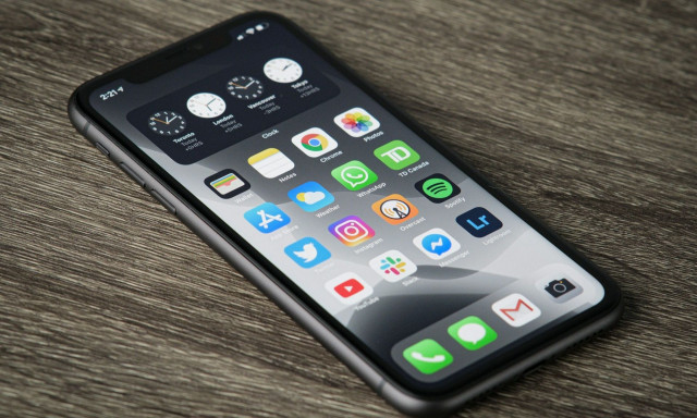 Δέσμευση της Apple στην Κομισιόν για την τεχνολογία ανέπαφων συναλλαγών των iPhone