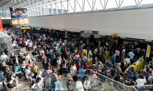 H ψηφιακή κατάρρευση που «παρέλυσε» τον κόσμο - Πώς γλίτωσε τα χειρότερα η Ελλάδα