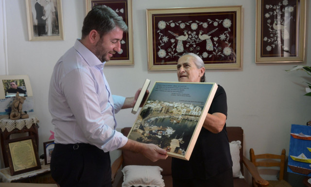 Τη Χαρίτα Μάντολες συνάντησε ο Νίκος Ανδρουλάκης