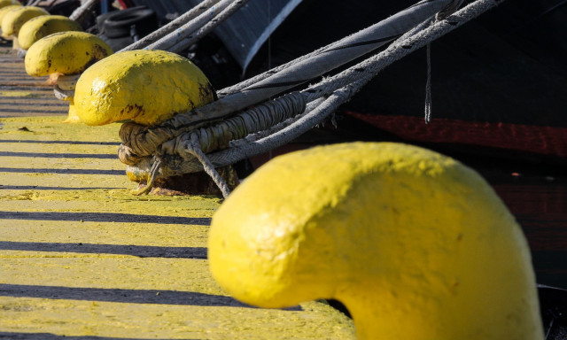 Ατύχημα στη Σίφνο: Έσπασε κάβος πλοίου – Χτυπήθηκαν δύο άτομα