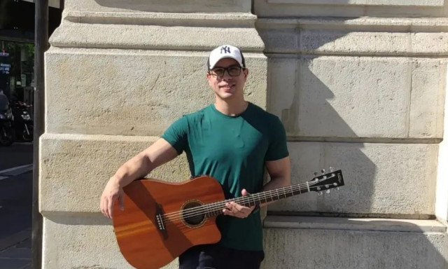 Βραζιλία: Τραγουδιστής πέθανε στη σκηνή από ηλεκτροπληξία - Αγκάλιασε βρεγμένο θεατή