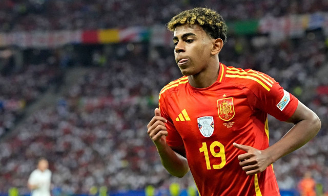 Μπελάδες για Γιαμάλ, λόγω του πάρτι ενηλικίωσης - «Κοπέλες με συγκεκριμένες διαστάσεις στήθους»