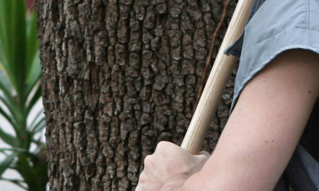 Χαλκίδα: Άγρια επίθεση με ρόπαλα από ομάδα ατόμων – 3 τραυματίες, ανάμεσά τους και ανήλικοι