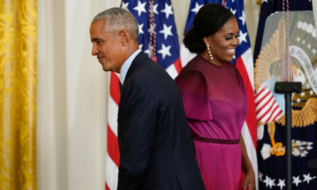 ΗΠΑ: Πώς απαντάει ο Ομπάμα στο φημολογούμενο διαζύγιο με τη Μισέλ