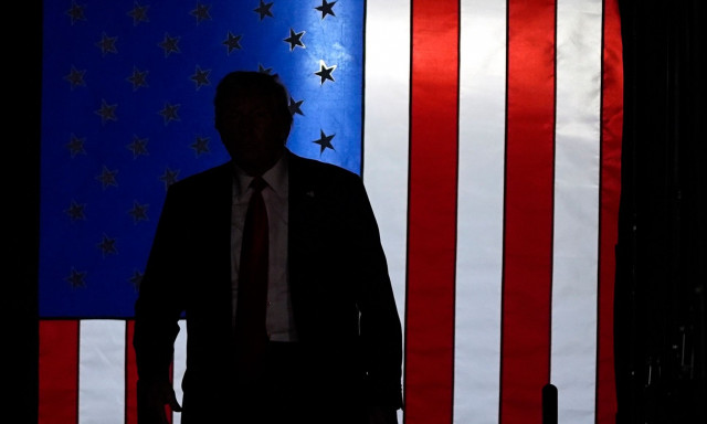 Ρεπουμπλικάνοι κατηγορούν την Κάμαλα για συγκάλυψη της «κατάπτωσης της υγείας του Μπάιντεν