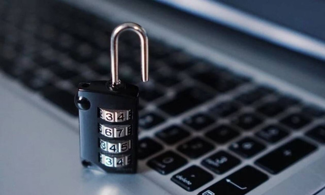 Τον απέλυσαν και εκείνος τους προκάλεσε τεράστια οικονομική ζημιά - Πώς πήρε εκδίκηση