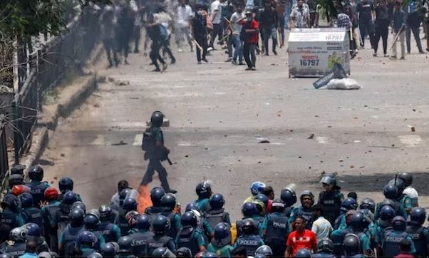 Στα Ηνωμένα Αραβικά Εμιράτα απαγορεύονται οι διαδηλώσεις – Φυλάκισαν 57 Μπαγκλαντεσιανούς