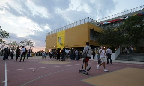 Δήμος Αθηναίων: Ανοιχτά τα προαύλια σχολείων και το καλοκαίρι