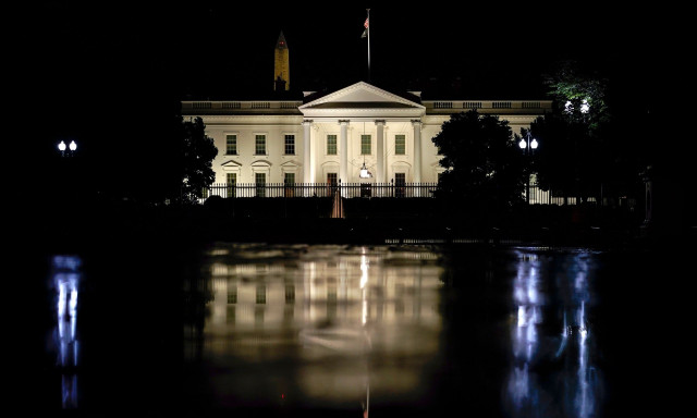 Σάλος με τις θεωρίες συνωμοσίας του Mπιλ Άκμαν για τον Μπάιντεν – «Πεθαίνει, είναι άρρωστος»