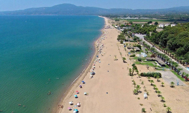 Παραλία Μπούκας Μεσσήνης: Δεύτερη θέση παγκοσμίως στη λίστα με τις παραλίες με τα πιο γαλάζια νερά