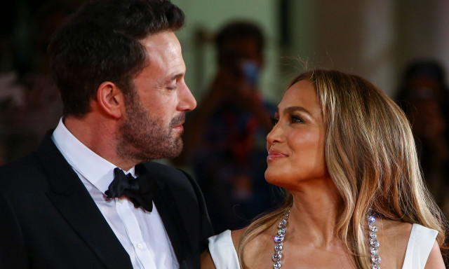 JLο: Το χαμόγελο ευτυχίας μετά τη συνάντηση με τον Μπεν Άφλεκ - Το φιλί που αναζωπύρωσε τις φήμες