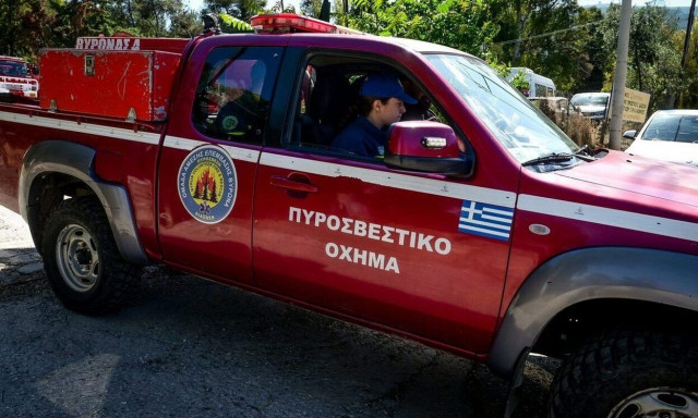 Στις φλόγες αυτοκίνητο στην Νίκαια