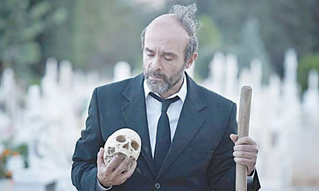 Και όμως είναι ο... Κωνσταντίνος Μαρκουλάκης - Γιατί καράφλιασε