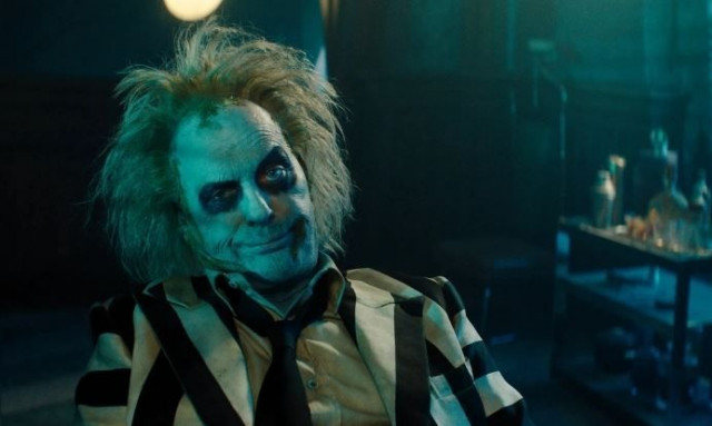 Beetlejuice: Ο Σκαθαροζούμης επιστρέφει και είναι ό,τι πιο '80s θα δούμε φέτος