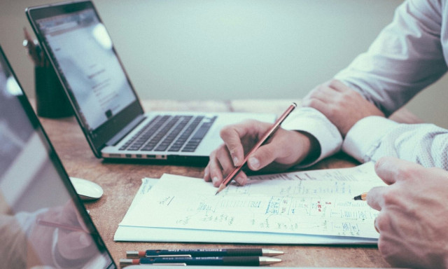 Εξωδικαστικός συμβιβασμός: Ποιοι και υπό ποιες προϋποθέσεις μπορούν να δουν κούρεμα