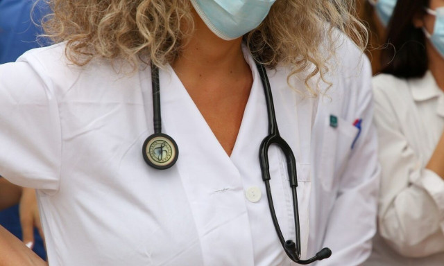 ΠΙΣ: «Επαίσχυντη ρύθμιση» του υπουργείου Υγείας - Επιτρέπει την επίταξη υπηρεσιών ιδιωτών γιατρών