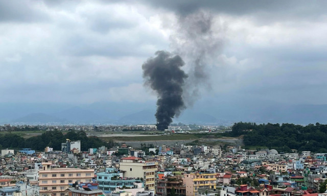 Νεπάλ: Η συγκλονιστική στιγμή της συντριβής αεροπλάνου - 18 νεκροί - Σώος ο πιλότος
