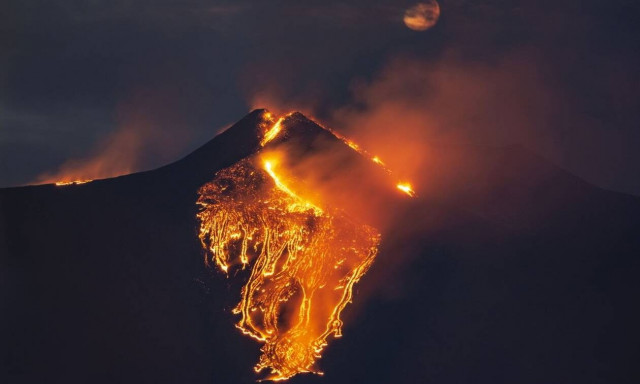 Μείγμα ηφαιστειακής τέφρας και θειικών αερίων από την Αίτνα έφτασε σε Αττική και Πελοπόνησσο