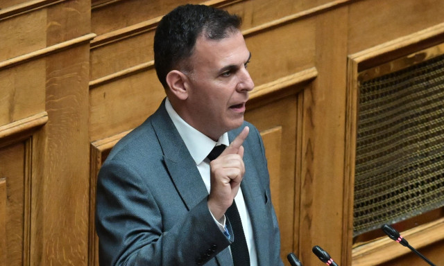 Καραμέρος: «Η πρόταση δυσπιστίας λειτούργησε σαν μαγνήτης για να βγουν από το κουτί της συγκάλυψης»